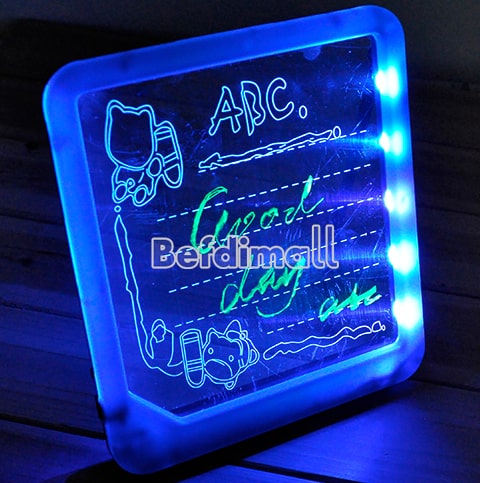 Beleuchtetes Message Board / Notiztafel mit LED Rahmen, Farbwahl nur 3,21 € …