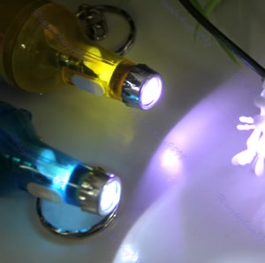 Mini LED Leuchte im Bierflaschen Design mit Schlüsselanhänger nur 0,79 € …