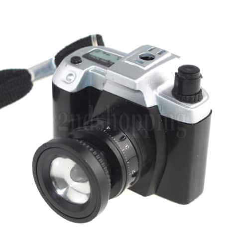 Feuerzeug im Kamera-Design mit LED im Objektiv für nur 2,60 Euro (gratis Versand)!