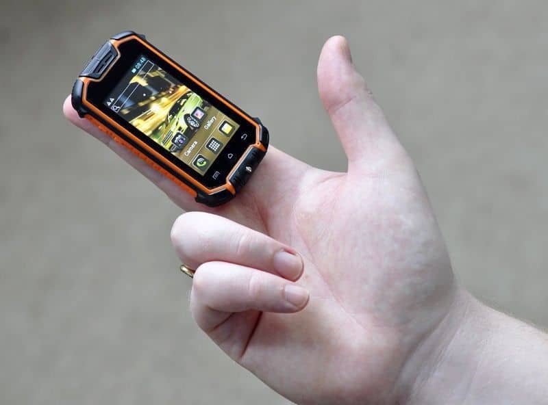 Das kleinste Handy der Welt Foto & Bild