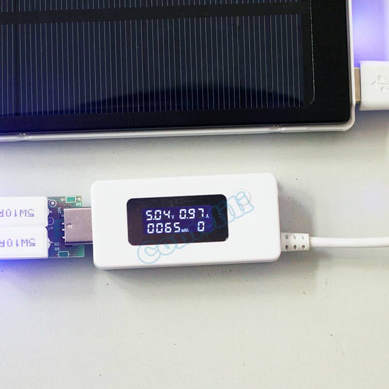 [Update: 3,71 Euro!] USB Volt- und Strom-Messgerät mit LCD Anzeige für nur 3,99 Euro inkl. Versand!