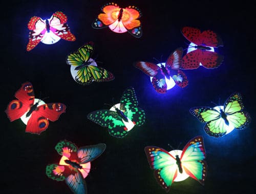 LED-Schmetterling mit Farbwechsel (inkl. Batterien) für nur 68 Cent (kostenfreie Lieferung)!