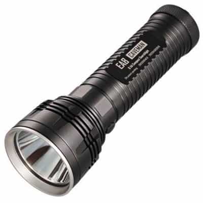 Nitecore Caveman EA8 Taschenlampe mit Batteriebetrieb und 900 Lumen aus Cree XM-L U2 LED im Flash Sale für 48,19 Euro inkl. zollfreier Lieferung!