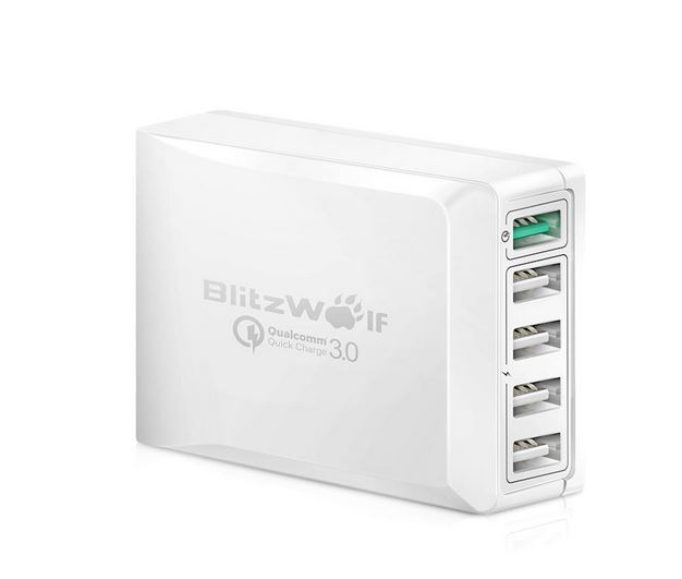 Qualcomm zertifiziertes Ladegerät BlitzWolf BW-S7 mit QC 3.0, 40 Watt und 5x USB für 13,64 Euro bei Banggood!