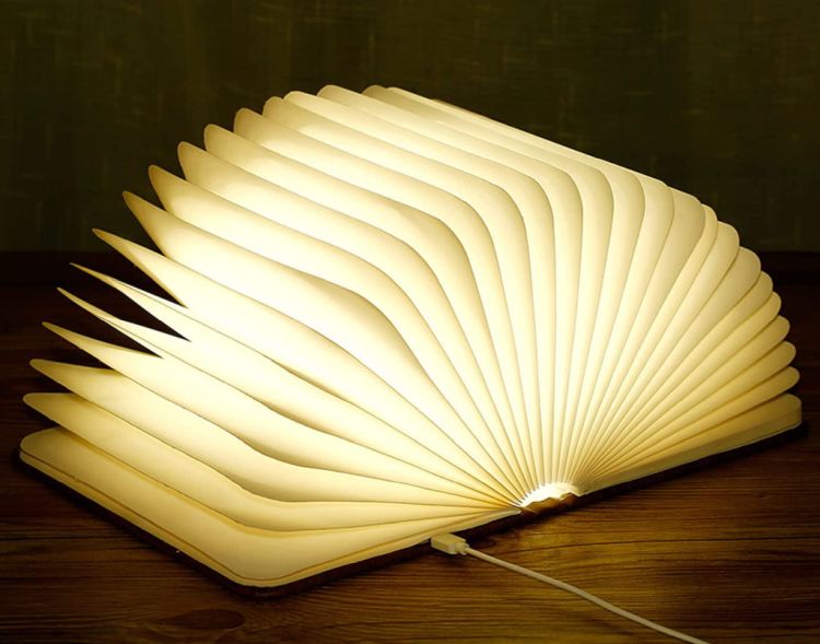 Shineslay Nachttischlampe im Buchdesign