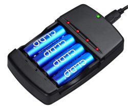 UEME Batterieladegerät   4 AA / AAA für 9,99€ (statt 19,99€)